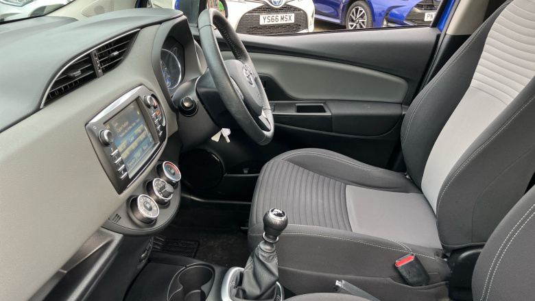 Toyota Yaris 1.5 VVT-i Icon Tech 5dr Petrol Hatchback